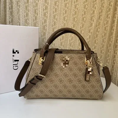 GUESS Large-Capacity Multi-Layer Bag